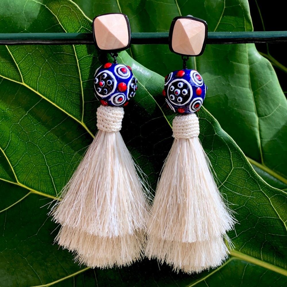 TORY BURCH TASSEL clip on earrings ivory